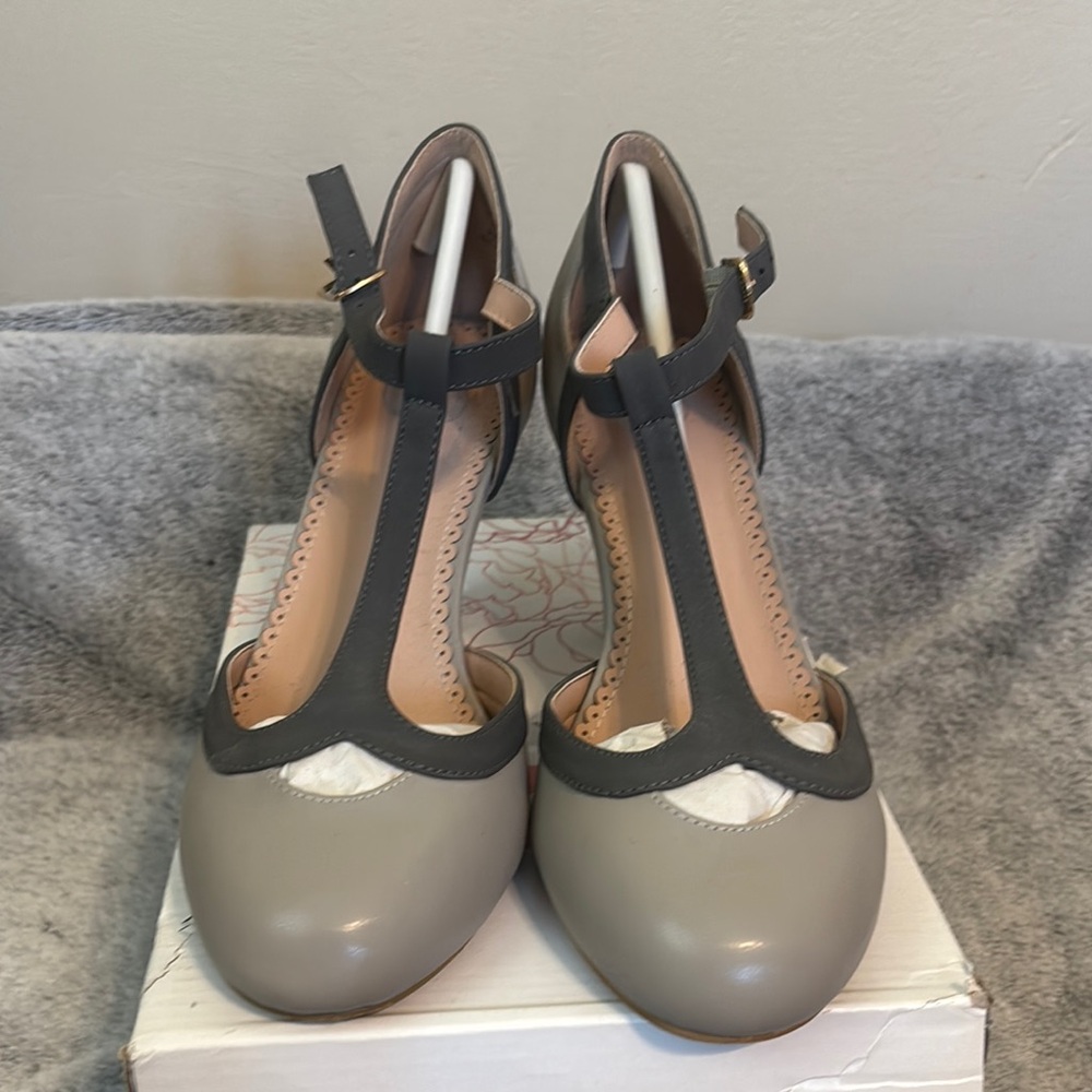 Journee Collection Gray Heels with Suede  Adjustable Strap in EUC - Picture 3 of 9